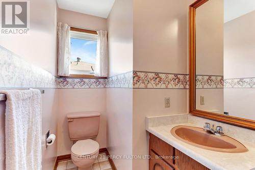 80 Thistle Ridge Rd, Vaughan, ON - Indoor Photo Showing Bathroom