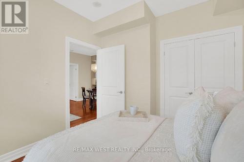 #324 -180 John West Way, Aurora, ON - Indoor Photo Showing Bedroom