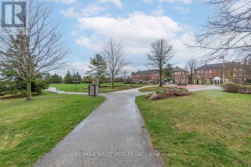 #324 -180 John West Way, Aurora, ON - Outdoor With View