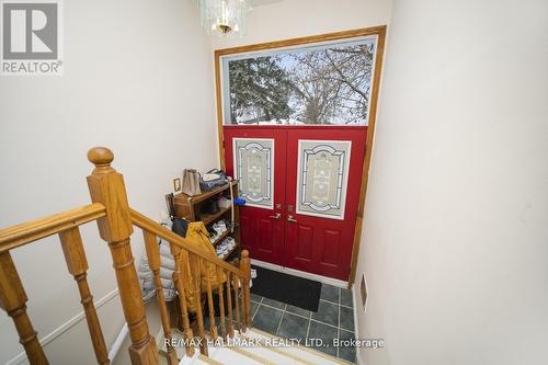 1 Huron Court, Aurora, ON - Indoor Photo Showing Other Room