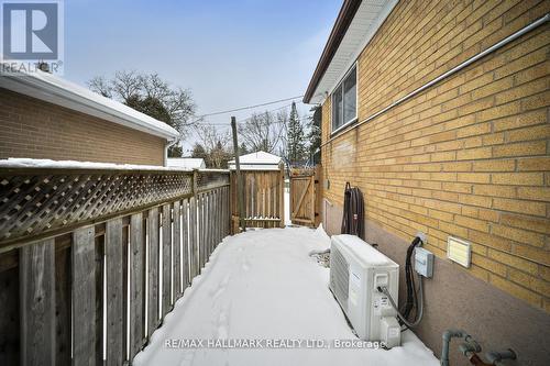 1 Huron Crt, Aurora, ON - Outdoor With Exterior