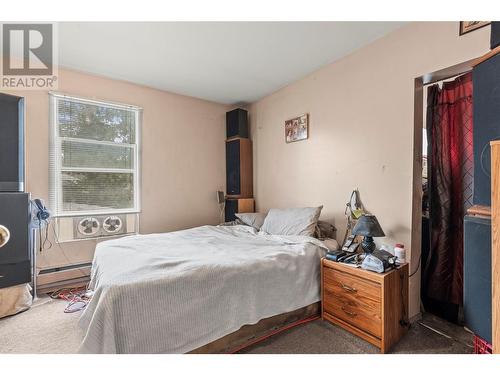 2300 35 Avenue, Vernon, BC - Indoor Photo Showing Bedroom