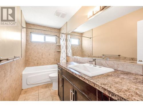 3334 Mcmurchie Road, West Kelowna, BC - Indoor Photo Showing Bathroom