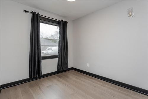 376 Nelson Street, Brantford, ON - Indoor Photo Showing Other Room
