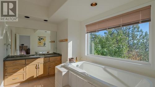 3084 Lakeview Cove Road, West Kelowna, BC - Indoor Photo Showing Bathroom