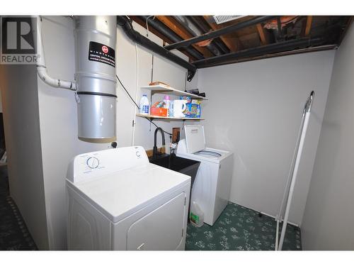 318 Smith Street, Williams Lake, BC - Indoor Photo Showing Laundry Room