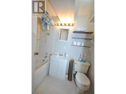318 Smith Street, Williams Lake, BC - Indoor Photo Showing Bathroom
