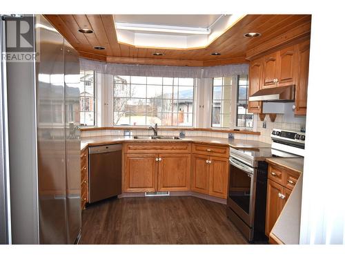 1411 Sunny Point Drive, Smithers, BC - Indoor Photo Showing Kitchen With Double Sink