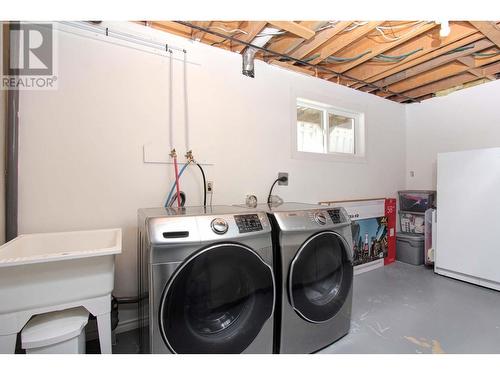 9604 82 Street, Fort St. John, BC - Indoor Photo Showing Laundry Room
