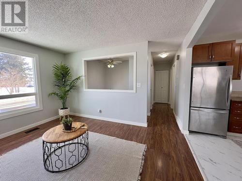 9604 82 Street, Fort St. John, BC - Indoor Photo Showing Living Room