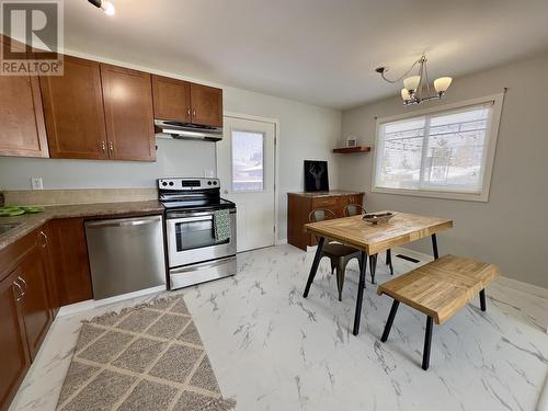 9604 82 Street, Fort St. John, BC - Indoor Photo Showing Kitchen