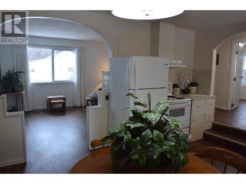 763 Broughton Avenue, Quesnel, BC - Indoor Photo Showing Kitchen