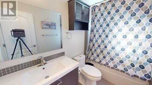 10287 S 97 Street, Fort St. John, BC - Indoor Photo Showing Bathroom