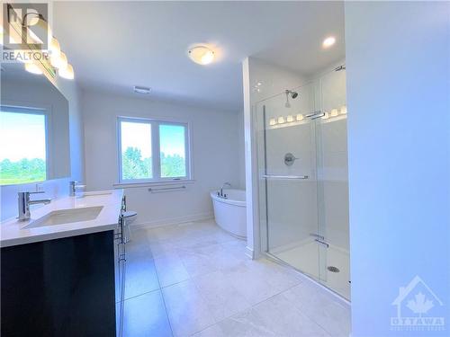 9 Angel Heights, Stittsville, ON - Indoor Photo Showing Bathroom