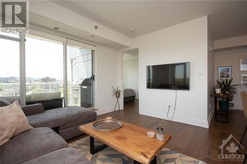 7 Marquette Avenue Unit#706, Ottawa, ON - Indoor Photo Showing Living Room