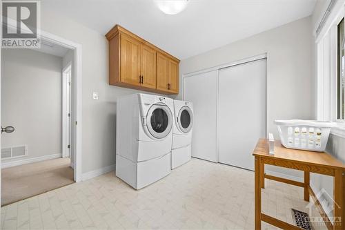 6249 Flewellyn Road, Ottawa, ON - Indoor Photo Showing Laundry Room