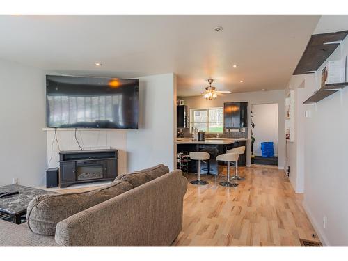 2624 Columbia Avenue, Castlegar, BC - Indoor Photo Showing Living Room With Fireplace