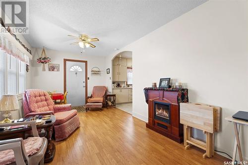 541 Front Street, Duck Lake, SK - Indoor Photo Showing Living Room