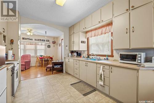 541 Front Street, Duck Lake, SK - Indoor Photo Showing Kitchen With Double Sink