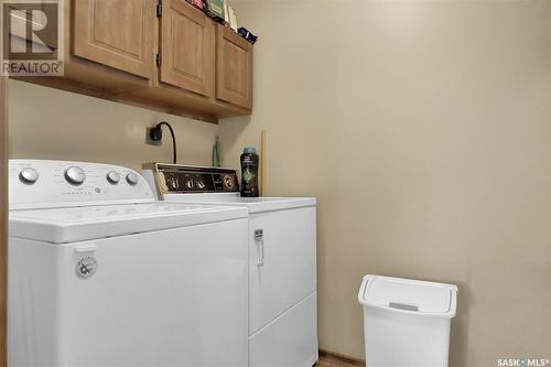 1 Dalgliesh Drive, Regina, SK - Indoor Photo Showing Laundry Room