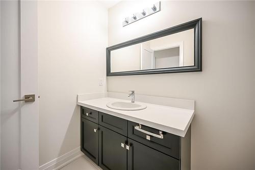 14 Bayberry Lane, Hamilton, ON - Indoor Photo Showing Bathroom