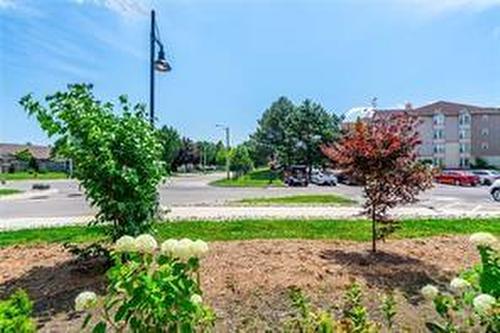 Park City grounds - 4040 Upper Middle Road|Unit #209, Burlington, ON - Outdoor With View