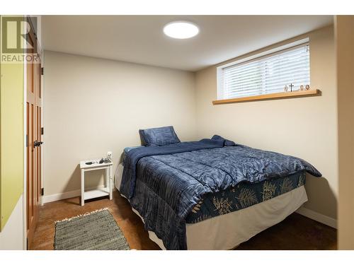 746 Fuller Avenue, Kelowna, BC - Indoor Photo Showing Bedroom