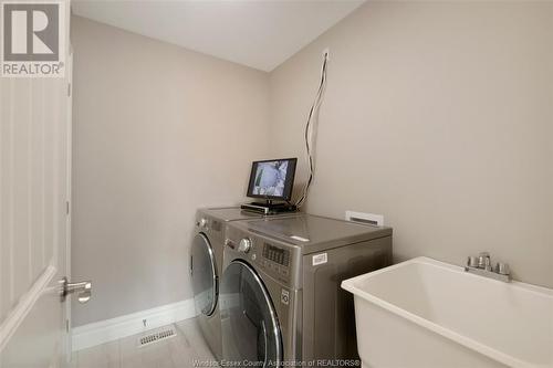 4098 St. Francis Crescent, Lasalle, ON - Indoor Photo Showing Laundry Room