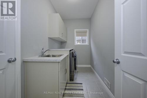 12 Harrington Rd, Guelph, ON - Indoor Photo Showing Laundry Room