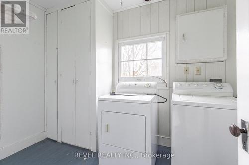 3042 Bethune Avenue, Fort Erie, ON - Indoor Photo Showing Laundry Room