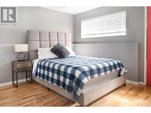 1343 Highland Drive S Unit# 2, Kelowna, BC - Indoor Photo Showing Bedroom