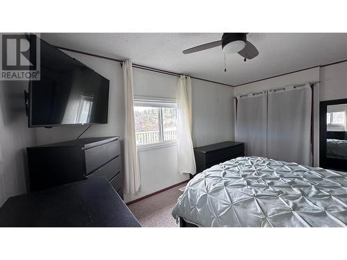 309 Hwy 97A Highway, Spallumcheen, BC - Indoor Photo Showing Bedroom