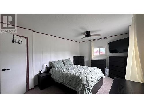 309 Hwy 97A Highway, Spallumcheen, BC - Indoor Photo Showing Bedroom