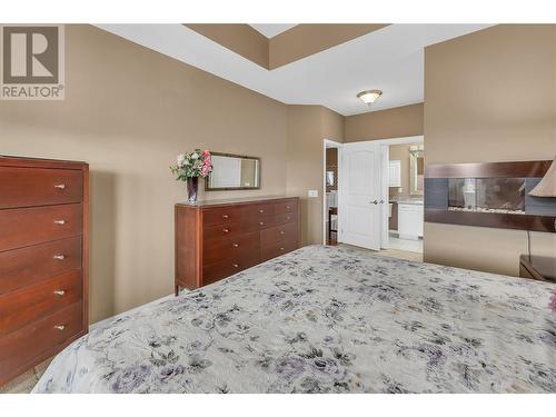 820 Mckenzie Road Unit# 16, Kelowna, BC - Indoor Photo Showing Bedroom
