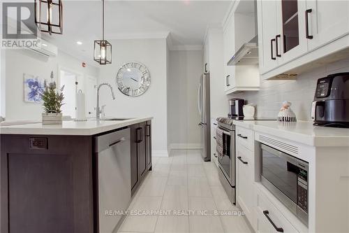 102 - 257 Millen Road, Hamilton, ON - Indoor Photo Showing Kitchen With Upgraded Kitchen