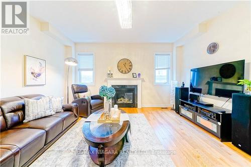42 Sparkle Drive, Thorold, ON - Indoor Photo Showing Living Room With Fireplace