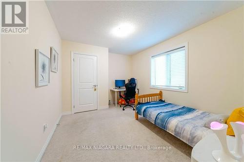 42 Sparkle Dr, Thorold, ON - Indoor Photo Showing Bedroom