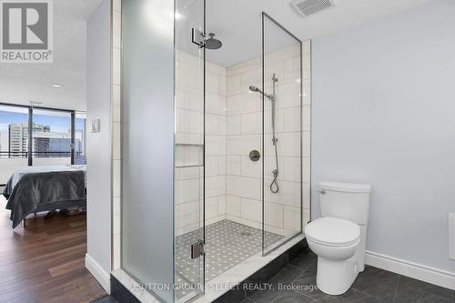 1707 - 380 King Street, London, ON - Indoor Photo Showing Bathroom
