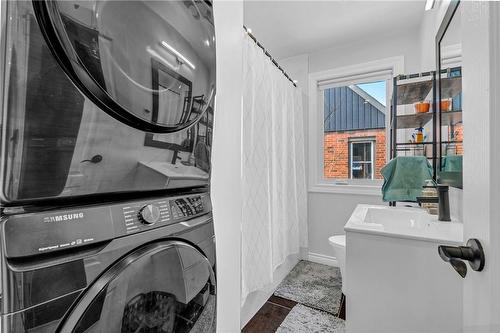 9 Mulock Avenue, Hamilton, ON - Indoor Photo Showing Laundry Room