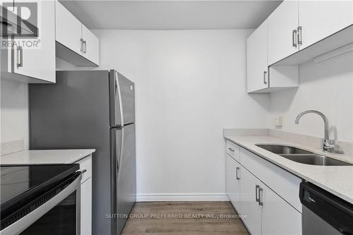#304 -440 Central Ave, London, ON - Indoor Photo Showing Kitchen With Double Sink