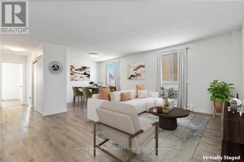 #304 -440 Central Ave, London, ON - Indoor Photo Showing Living Room