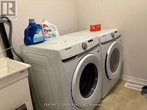 7884 Seabiscuite Dr, Niagara Falls, ON - Indoor Photo Showing Laundry Room