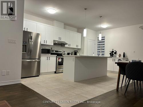 7884 Seabiscuit Drive, Niagara Falls, ON - Indoor Photo Showing Kitchen