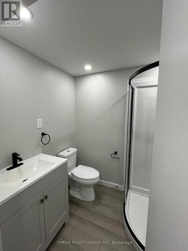 3 - 118 Pine Lawn, London, ON - Indoor Photo Showing Bathroom