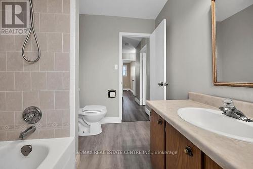 #2 -1338 Upper Gage Ave, Hamilton, ON - Indoor Photo Showing Bathroom