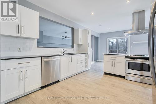 35 Donald Street, Barrie, ON - Indoor Photo Showing Kitchen With Upgraded Kitchen