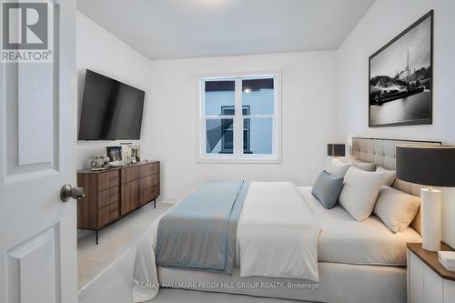 35 Donald Street, Barrie, ON - Indoor Photo Showing Bedroom