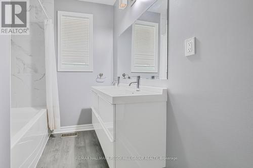 35 Donald Street, Barrie, ON - Indoor Photo Showing Bathroom
