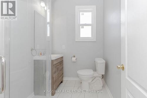 526 Beach Rd, Hamilton, ON - Indoor Photo Showing Bathroom