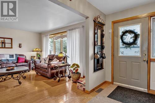 194 Kerry Line, Smith-Ennismore-Lakefield, ON - Indoor Photo Showing Living Room